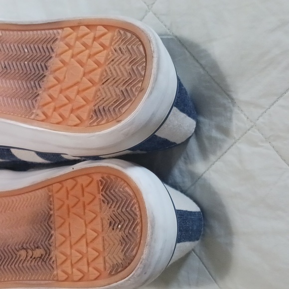 Mossimo Supply Co. Slip On Shoe's Women's 7 White And Blue Striped - Picture 8 of 8